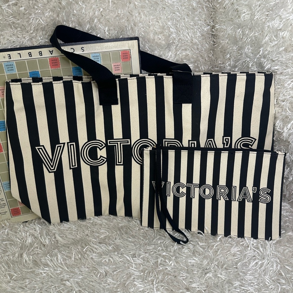NWT Victoria’s Secret Black and White Travel and Wristlet
